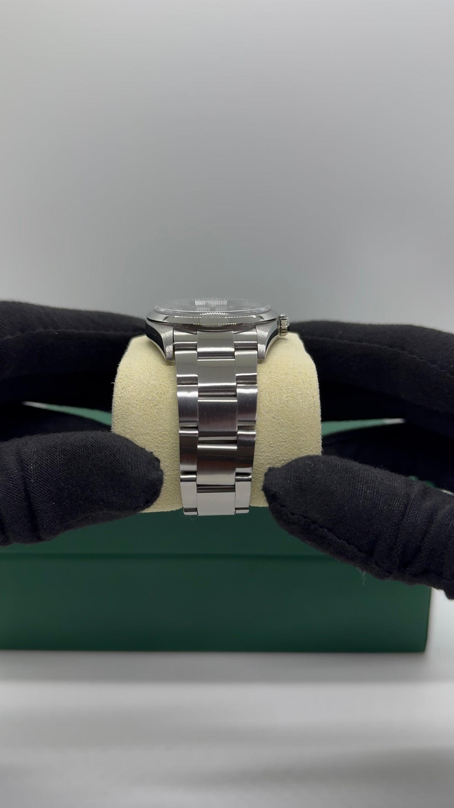 Rolex Explorer I 114270