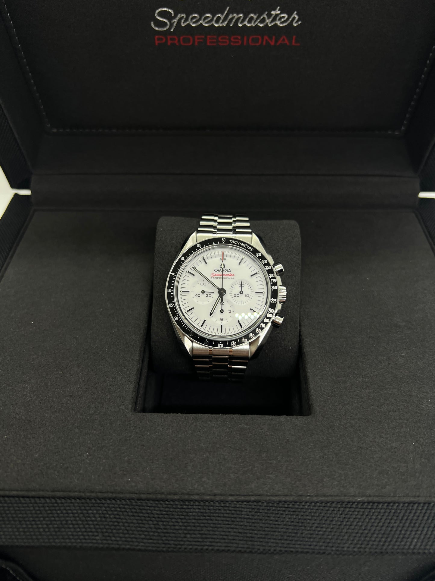 Omega Speedmaster 31030425004001