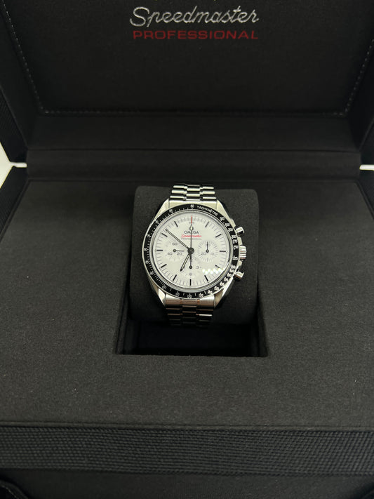 Omega Speedmaster 31030425004001