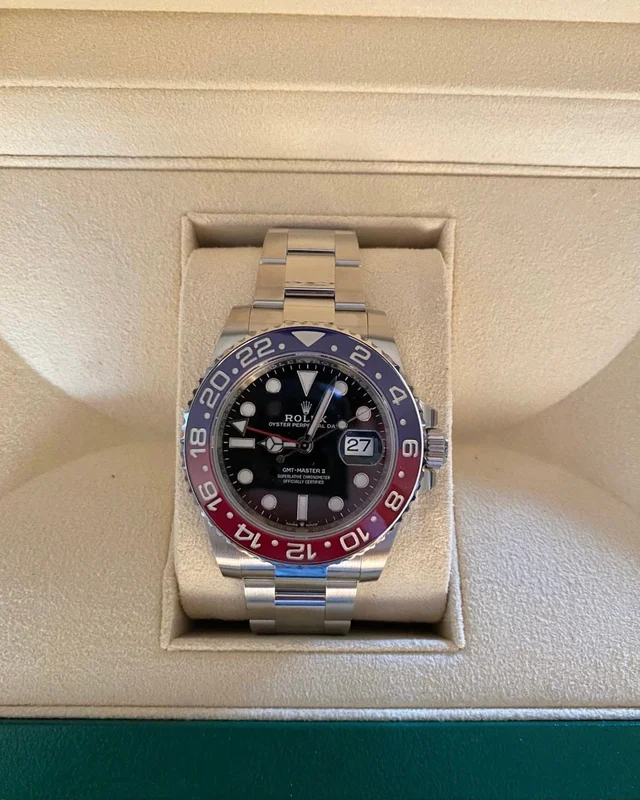 Rolex GMT-MASTER II 126710BLRO