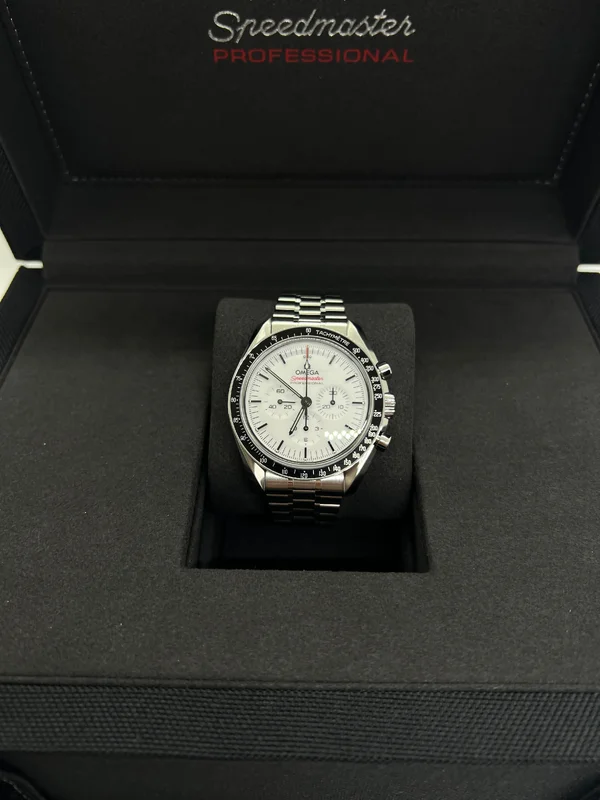 Omega Speedmaster 31030425004001